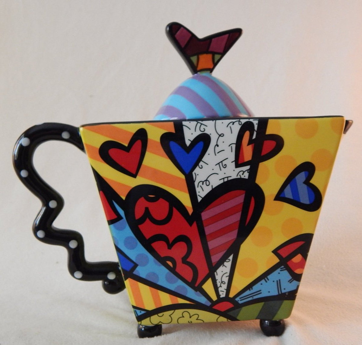 Britto Large Teapot: Cheek to Cheek - Artreco