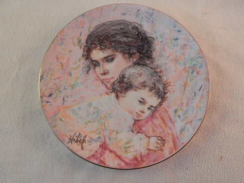 EDNA HIBEL MARILYN & CHILD COLLECTOR PLATE- 1976- ROYAL DOULTON MOTHER AND CHILD SERIES