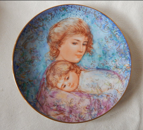 EDNA HIBEL "ABBY AND LISA" KNOWLES MOTHER'S DAY COLLECTOR PLATE-  COA- 1984
