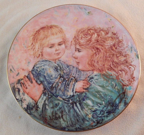 ROYAL DOULTON EDNA HIBEL MOTHER AND CHILD 1981 COLLECTOR PLATE KATHLEEN AND CHILD